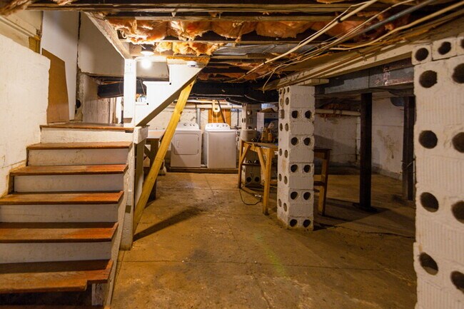 Building Photo - 26 Bagwell Ave