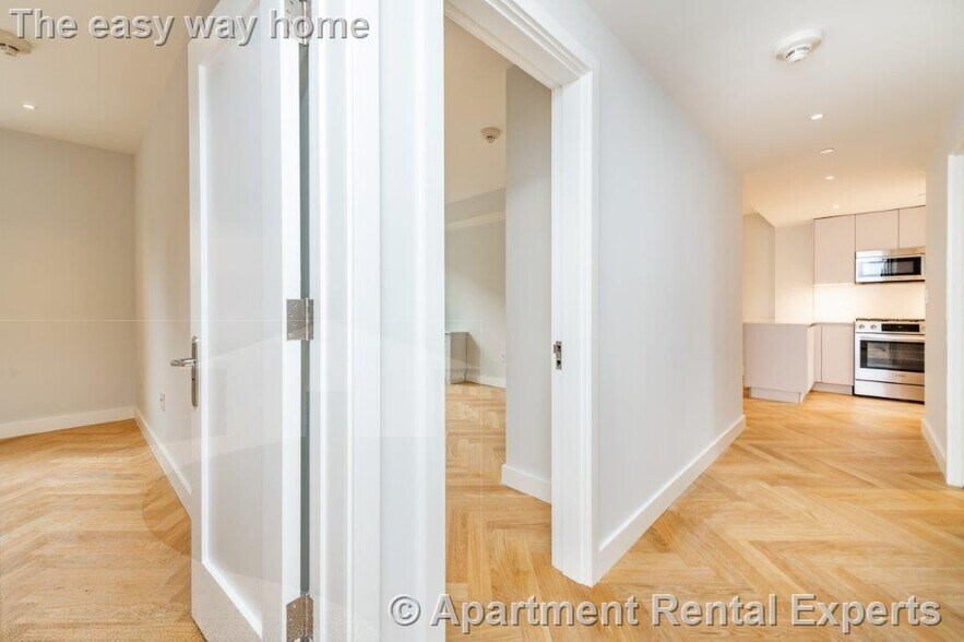 Building Photo - 19 Forest St