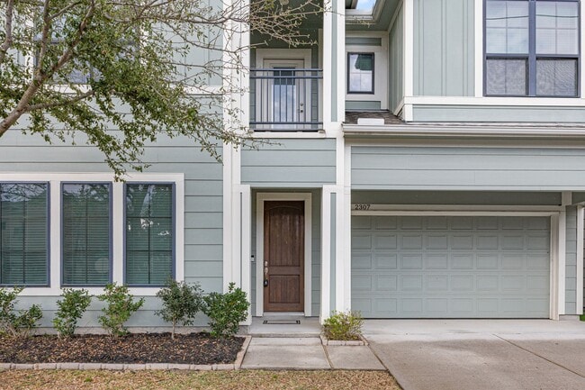 Building Photo - 2307 Langston St