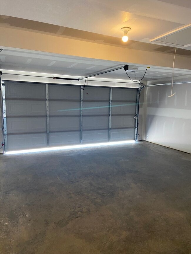 Building Photo - Three Bedroom | Two Bath Home in Conrad Court