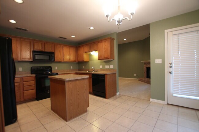 Building Photo - Lease Takeover Opportunity Available! 3 Bedroom Home in Flint!