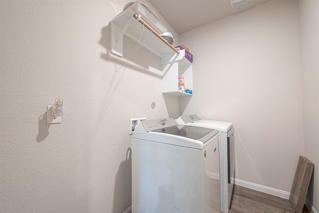 Building Photo - 1317 Mount Bassie Trl