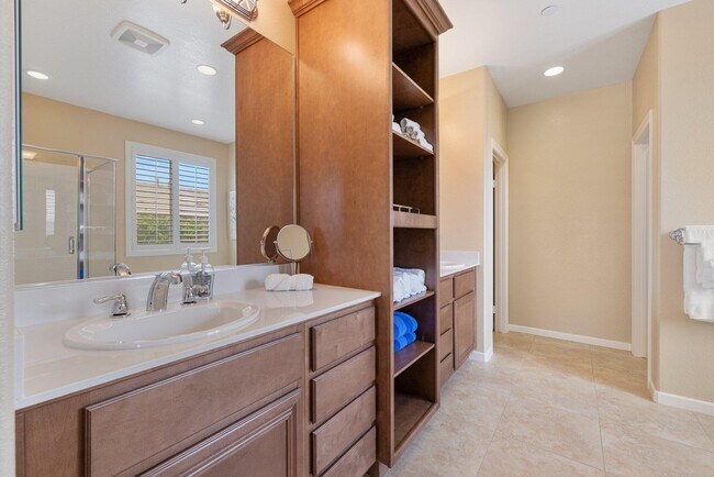 Building Photo - 73757 Picasso Dr