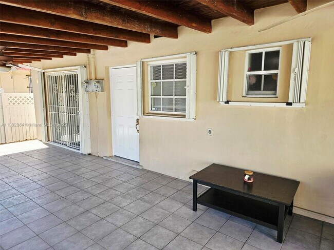 Building Photo - 47 NW 48th Ct