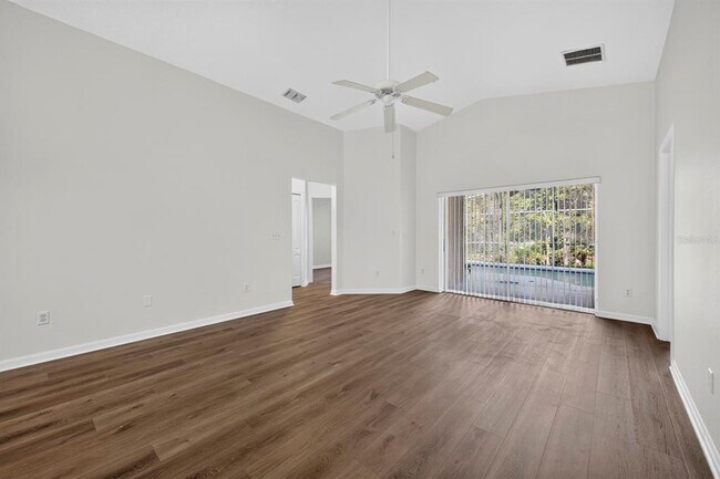 Building Photo - 839 Sandy Ridge Dr