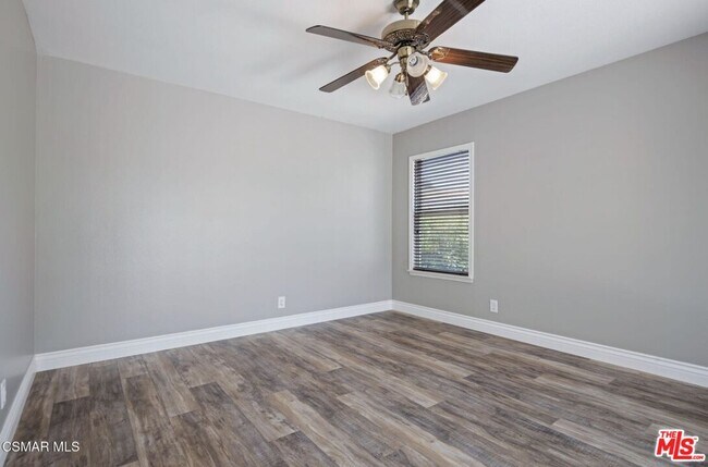 Building Photo - 335 Kitetail St