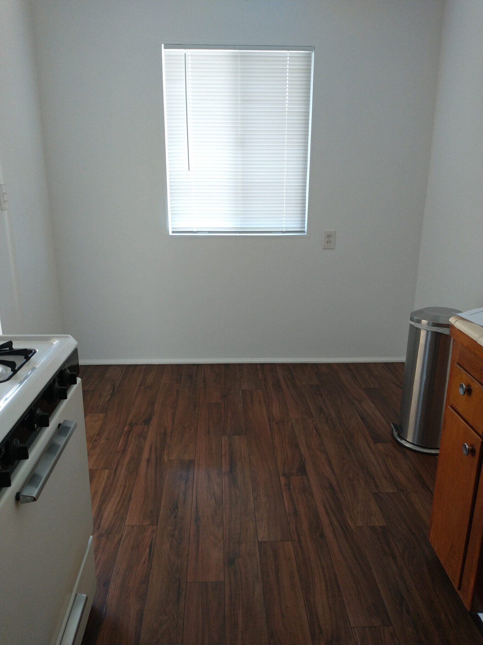 Building Photo - 130 N Ivy Ave