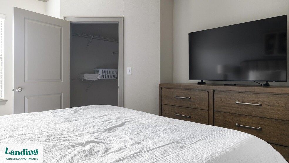 Building Photo - 18021 Kingsland Blvd