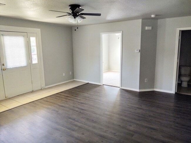 Building Photo - Completely refurbished home walking distan...