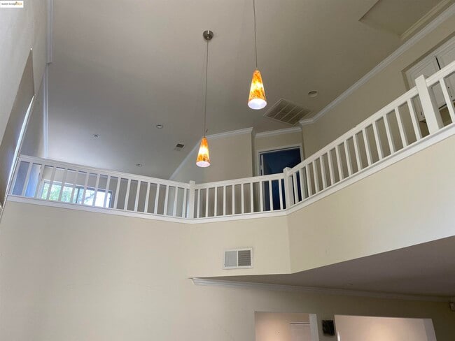 Building Photo - 1810 Gardenia Ct