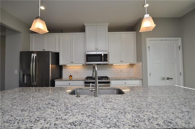 Building Photo - 200 Misty Pike Dr