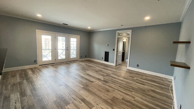 Building Photo - Germantown Gem!