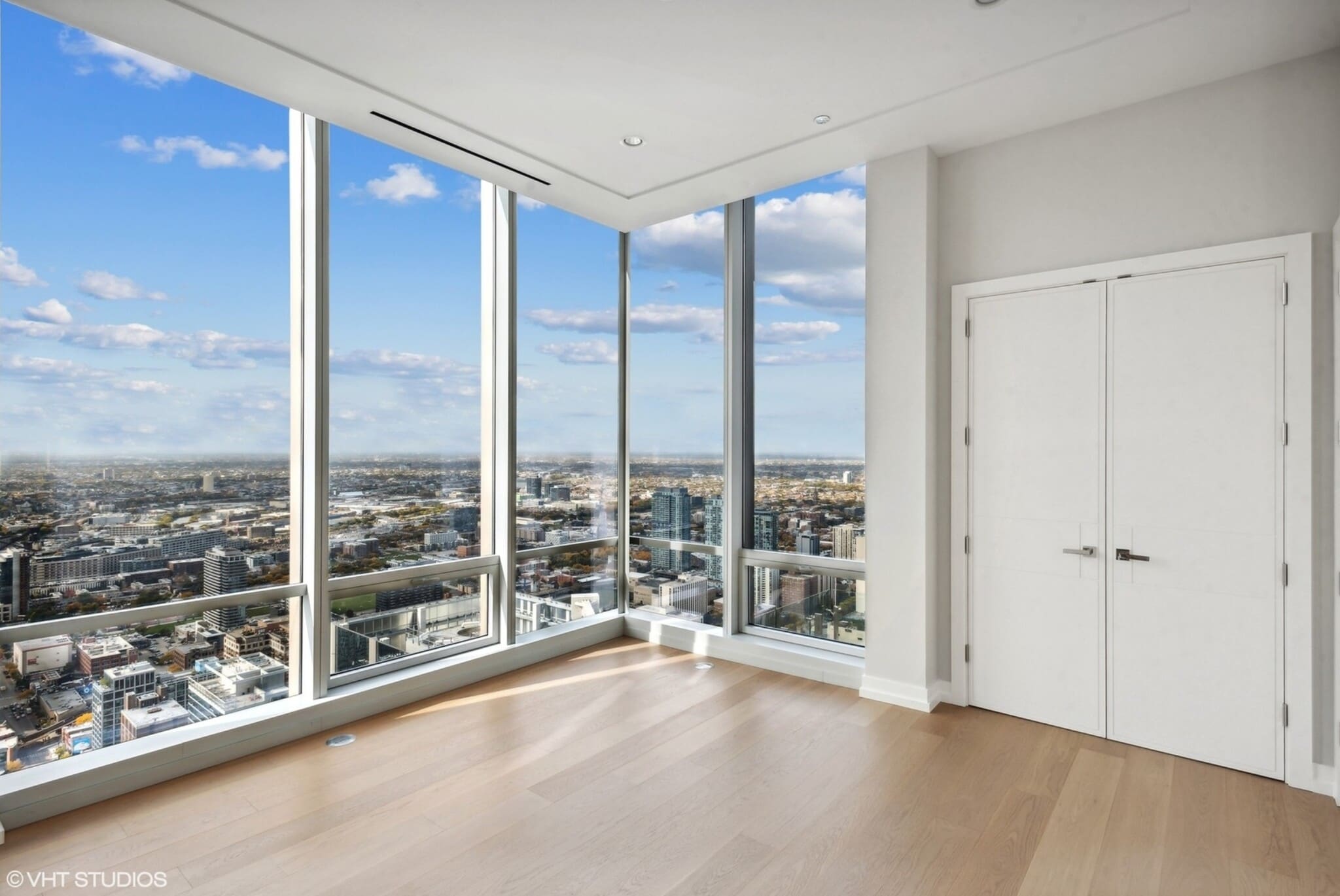 Building Photo - 909 W Washington Blvd