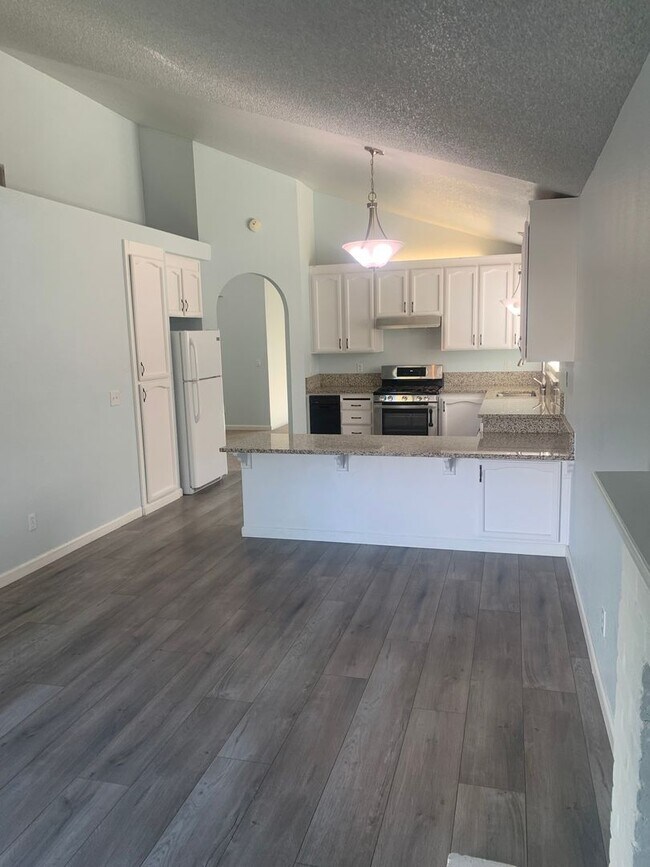 Building Photo - Beautifully Maintained Fairfield Home is A...