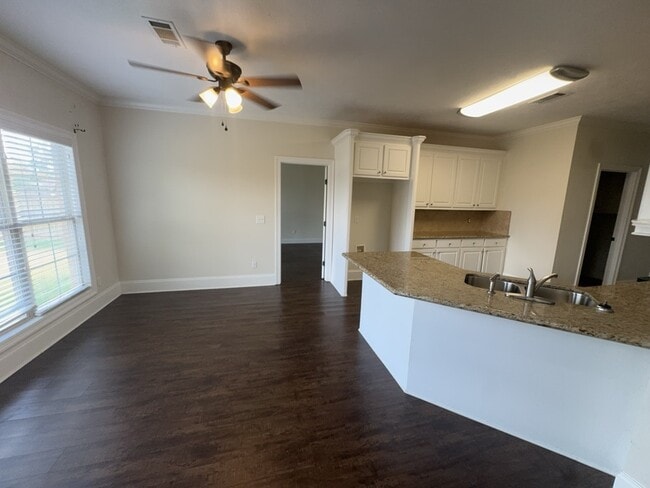 Building Photo - 118 Jorn Cir