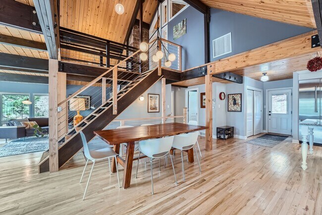 Building Photo - 574 N Cedar Brook Rd
