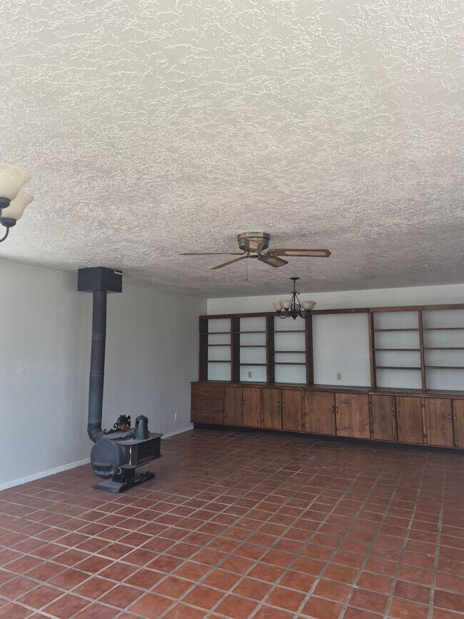 Building Photo - 5832 Avenida La Barranca NW