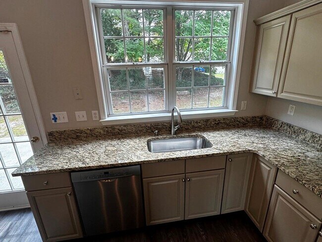 Building Photo - 6345 Turfway Dr