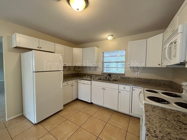 Building Photo - 2441 Fifeshire Dr