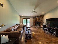 Building Photo - 3 Bedroom house