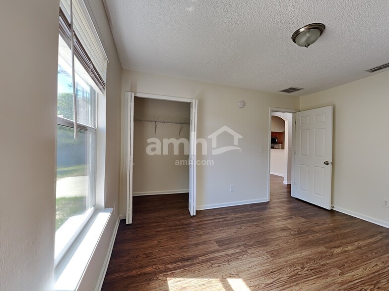 Building Photo - 3646 Arava Dr