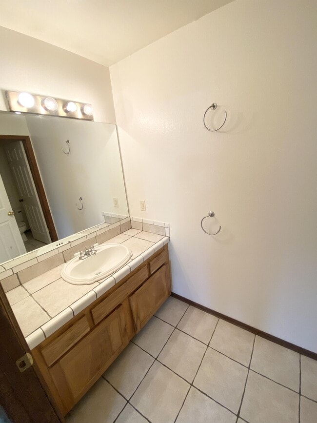 Building Photo - 648 N 1050 W