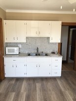 Building Photo - 79 Oakwood Ave