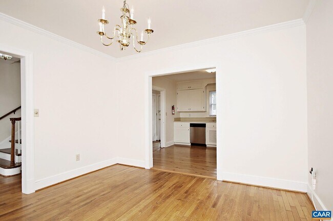 Building Photo - 2323 Fontaine Ave Ext