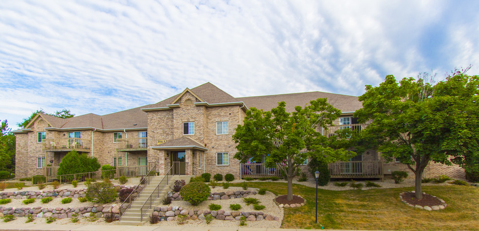 Primary Photo - Meadow Ridge Apartments