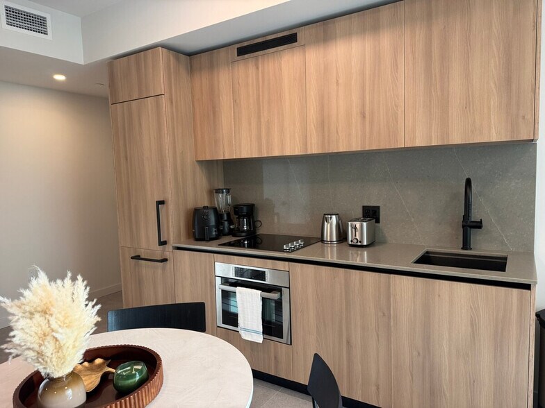 Building Photo - 61 NE 4th St