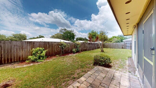 Building Photo - 111 Lobelia Rd