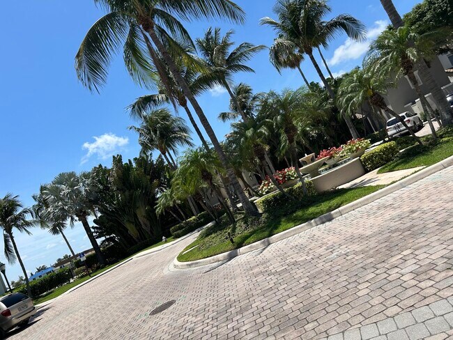 Building Photo - 3606 S Ocean Blvd