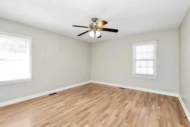 Building Photo - 7401 Quail Ridge Dr