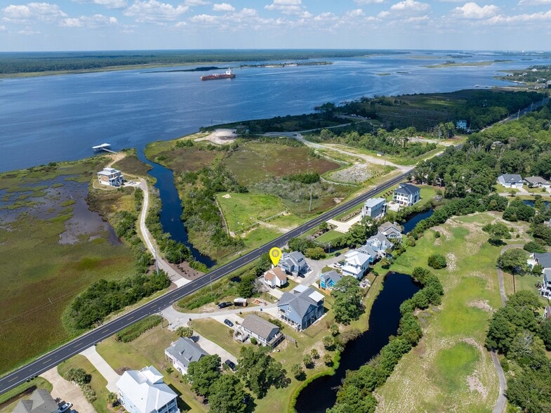 Building Photo - 8439 River Rd