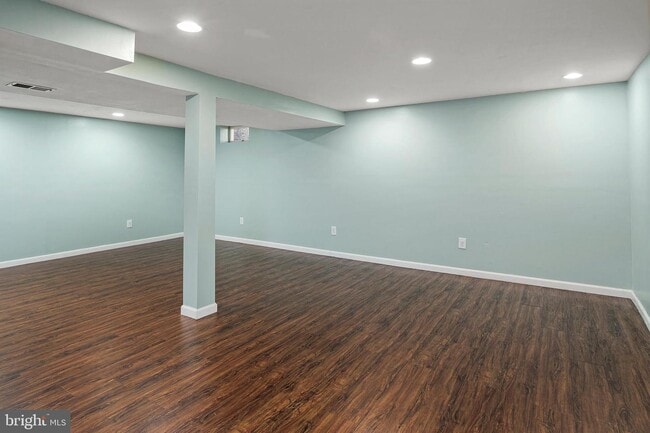 Building Photo - 5941 Iron Frame Way