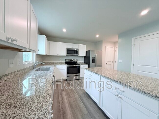 Building Photo - 379 Hunting Wood Dr