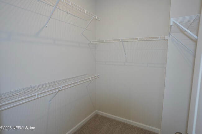 Building Photo - 308 Spruce Hl Pt