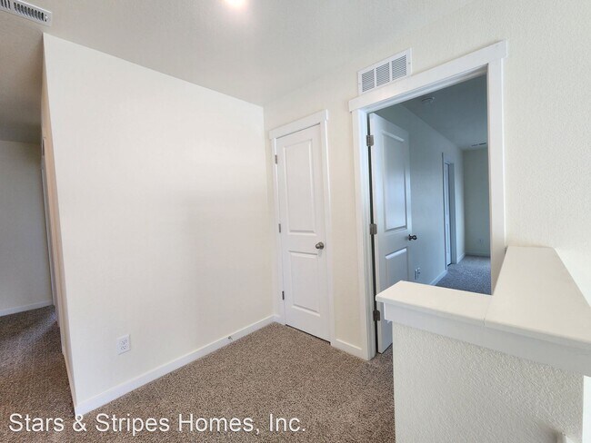 Building Photo - 4 br, 3 bath House - 45802 Red Tail Drive