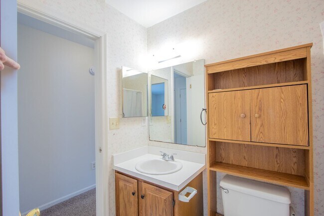 Building Photo - Charming 2-Bedroom Ranch Home with Garage and Spacious Backyard in Dover, DE