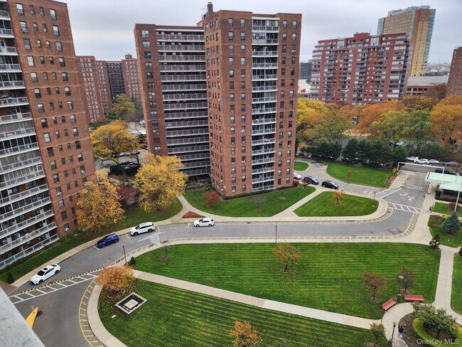 Building Photo - 61-35 98th St