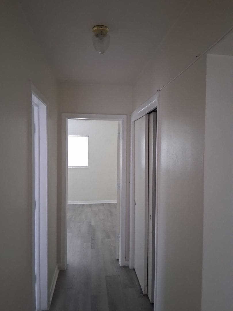 Building Photo - 3150 Pinellas Point Dr S