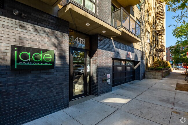 Building Photo - 1414 W 4th St