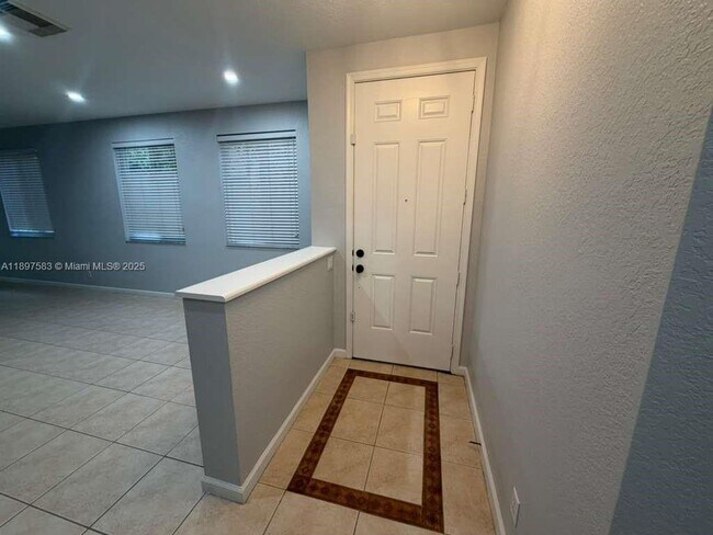Building Photo - 1737 Carvelle Dr