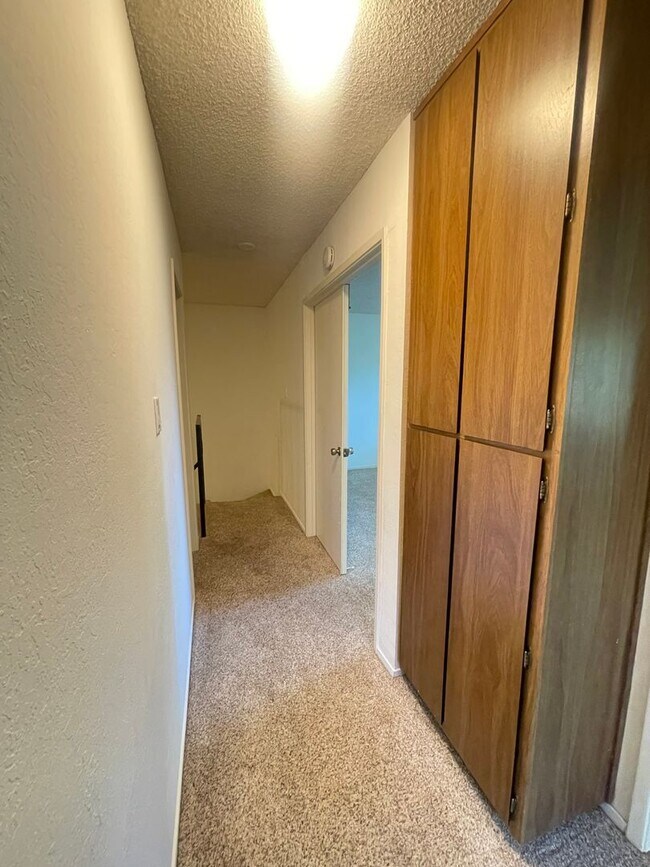 Building Photo - Beautiful Capitola Condo minutes from Capitola Village!