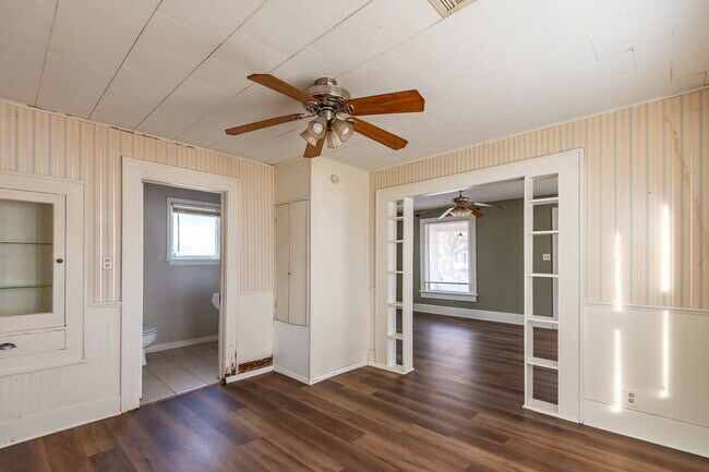 Building Photo - 2 bedroom for Lease