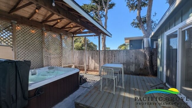 Building Photo - Bright and Cozy 3 Bedroom Home In Pacific Grove