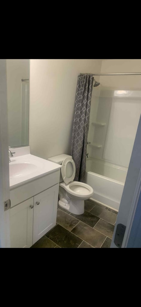 Building Photo - 670 Spruce Garden Ct