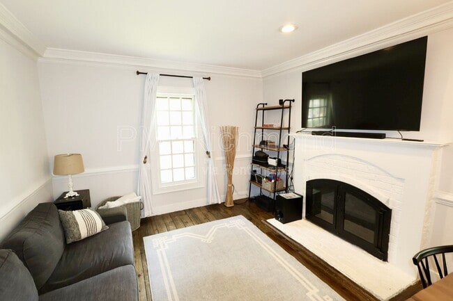 Building Photo - 10502 Crowncrest Ct