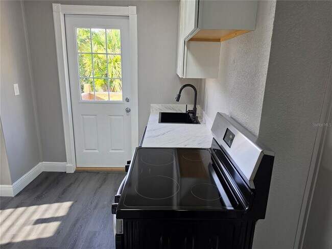 Building Photo - 202 Luella Ct