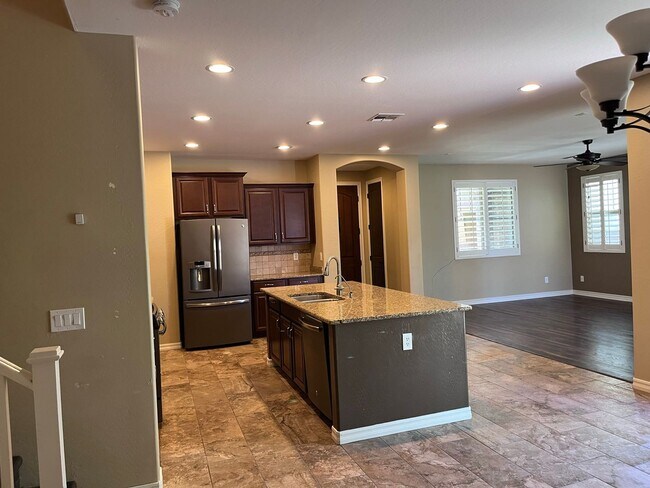 Building Photo - 1046 S Annie Ln